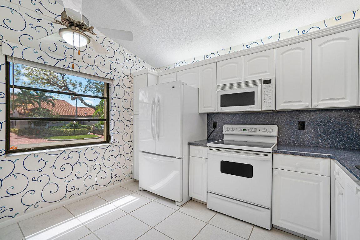 HUNTINGTON POINTE - Residential