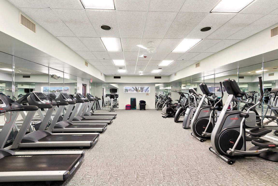 HUNTINGTON POINTE - Residential