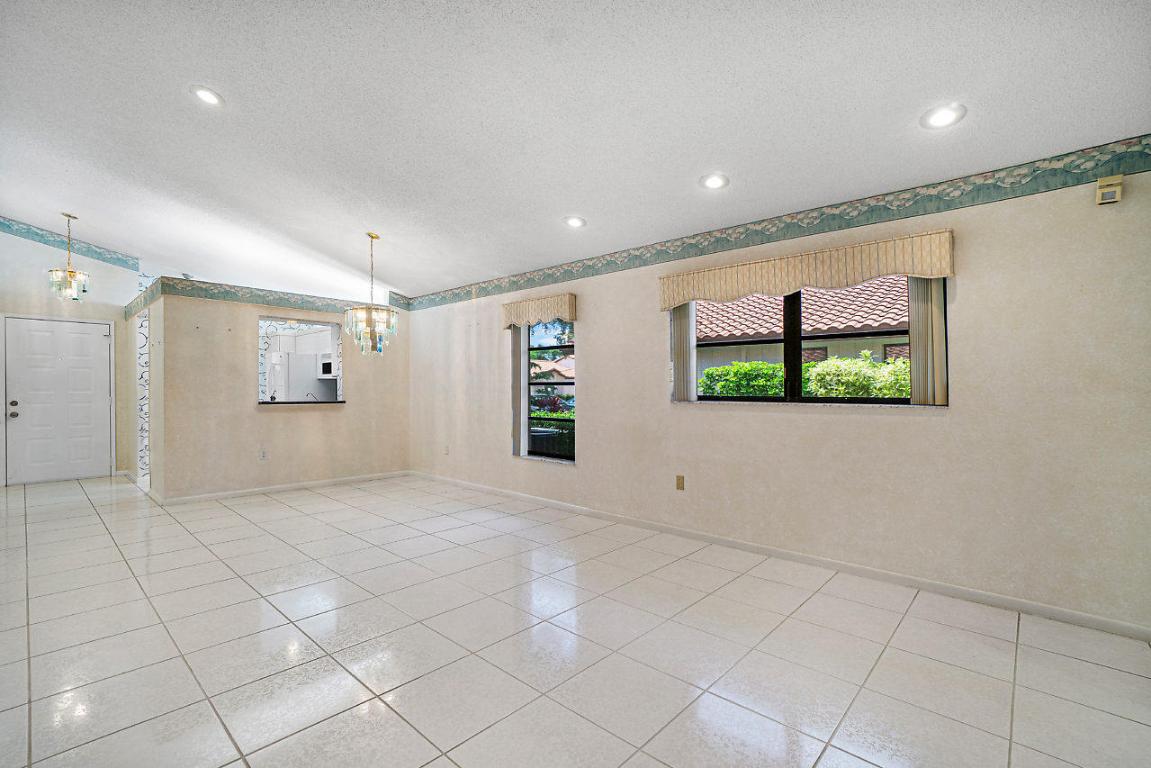 HUNTINGTON POINTE - Residential