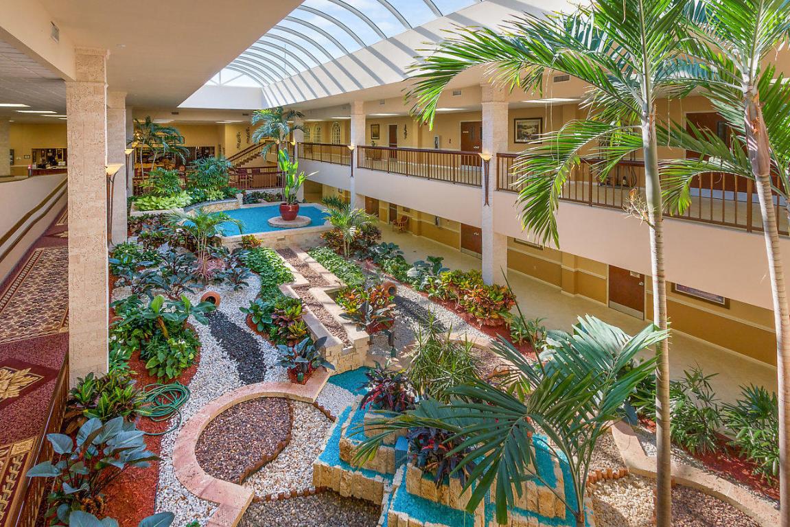 HUNTINGTON POINTE - Residential