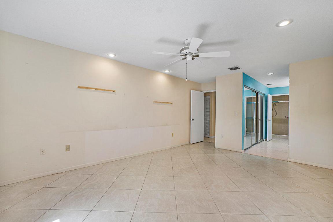 HUNTINGTON POINTE - Residential