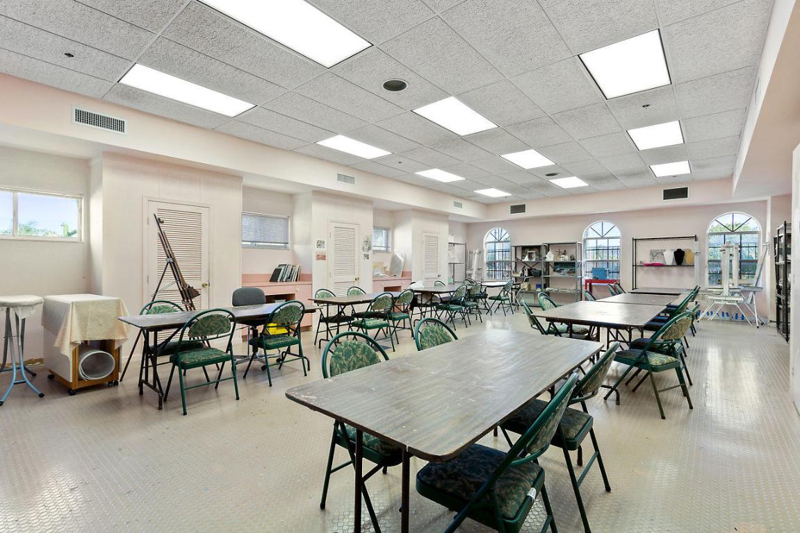 HUNTINGTON POINTE - Residential