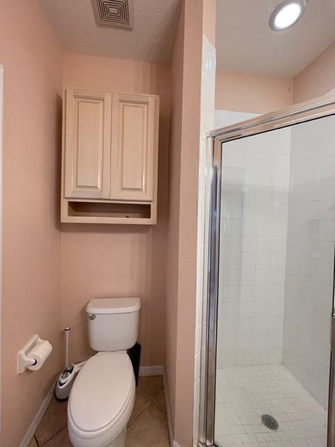 GOLF VILLAS II CONDOMINIU - Residential Lease