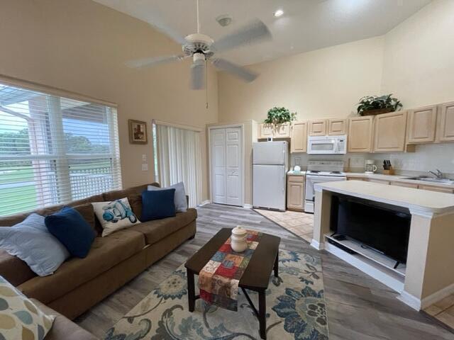 GOLF VILLAS II CONDOMINIU - Residential Lease