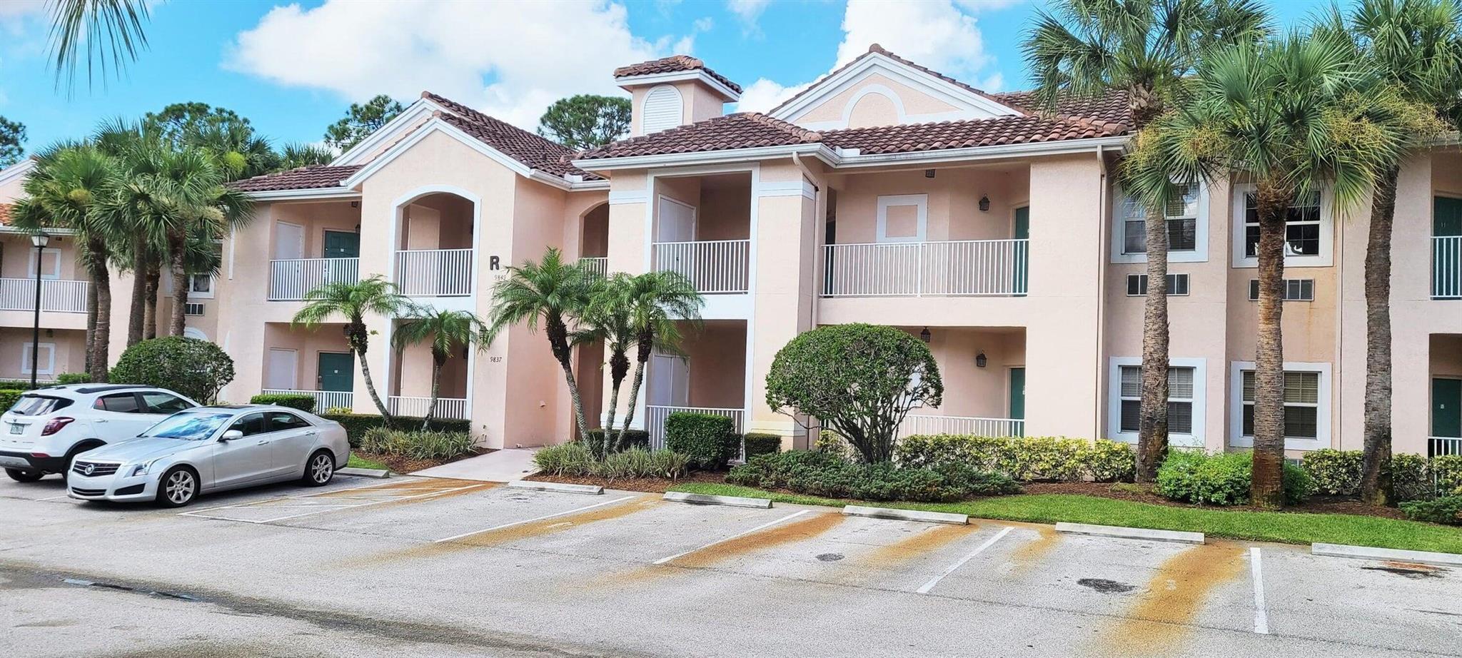 GOLF VILLAS II CONDOMINIU - Residential Lease