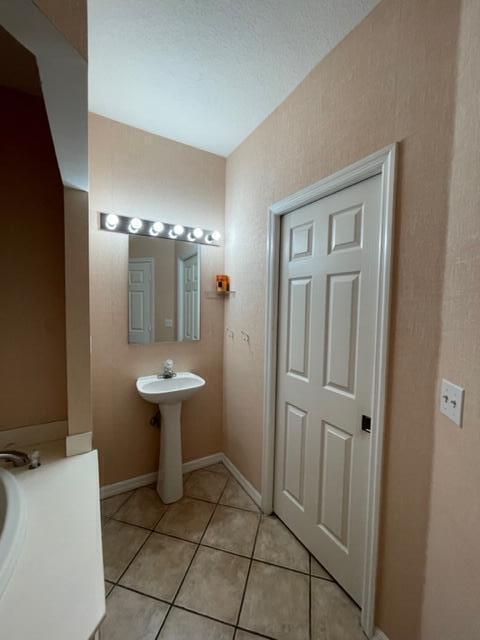 GOLF VILLAS II CONDOMINIU - Residential Lease