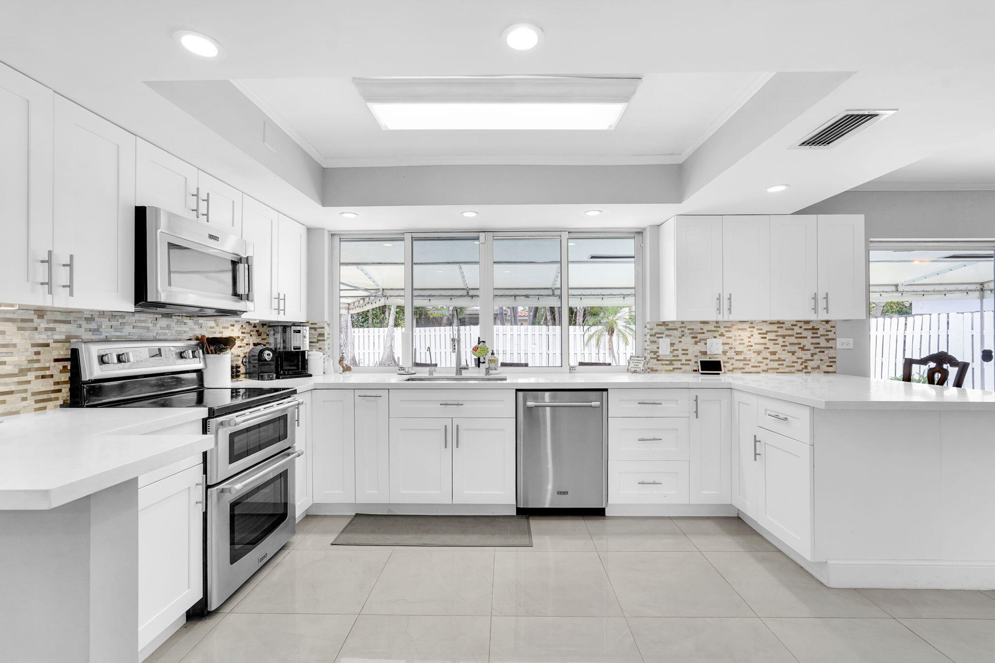 IMPERIAL POINT - Residential