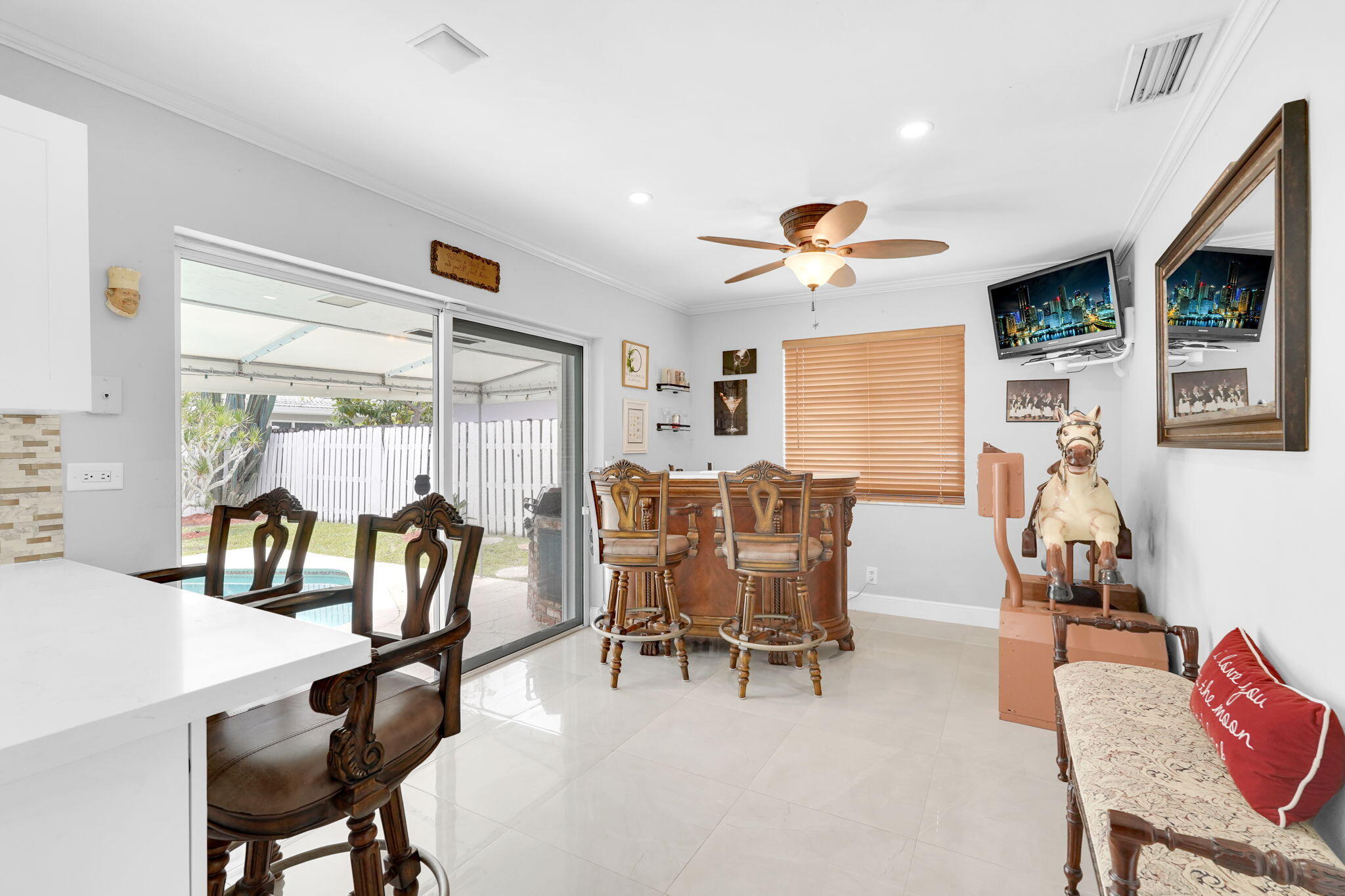 IMPERIAL POINT - Residential
