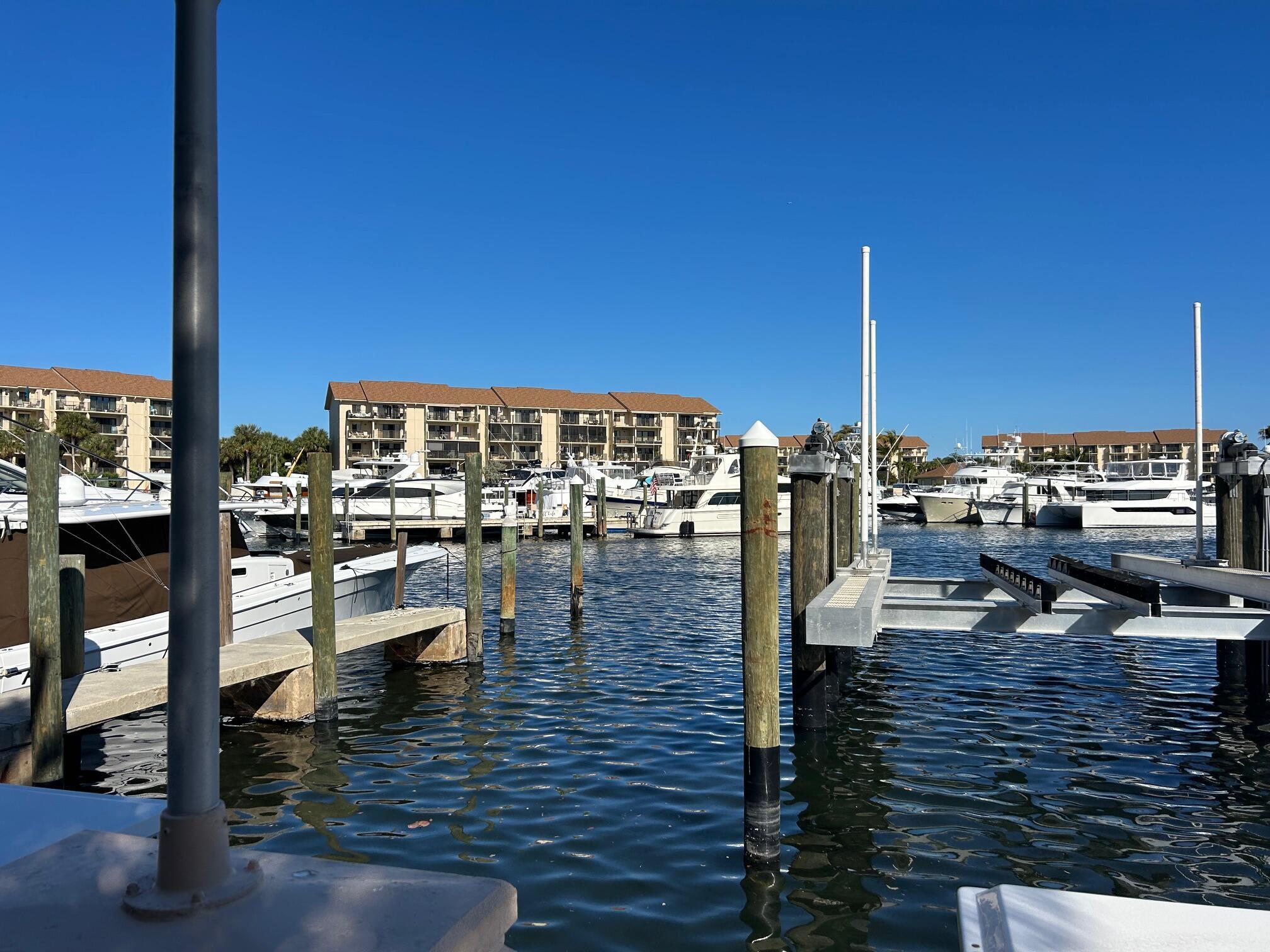 2601 Marina Isle Way 105, Jupiter FL 33477