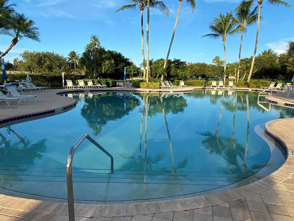 RIVERWALK 4 - Residential