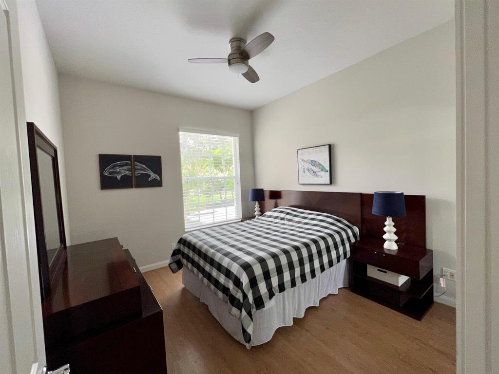 RIVERWALK 4 - Residential