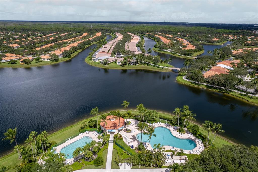 RIVERWALK 4 - Residential