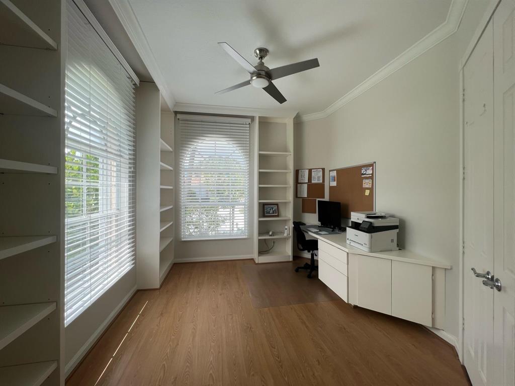 RIVERWALK 4 - Residential