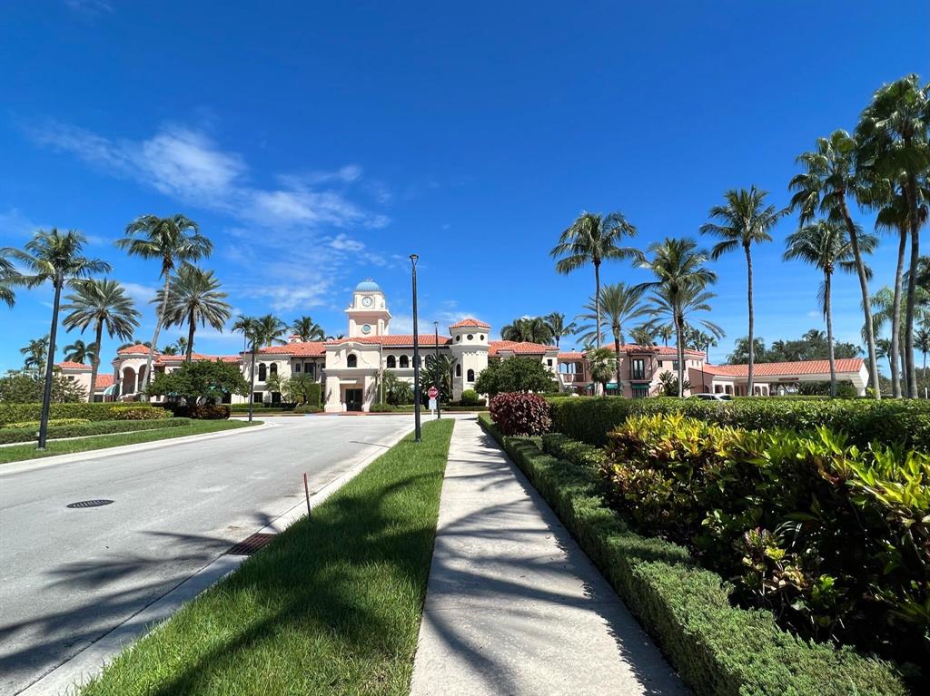 RIVERWALK 4 - Residential