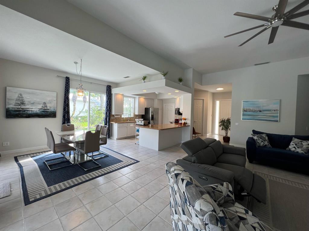 RIVERWALK 4 - Residential