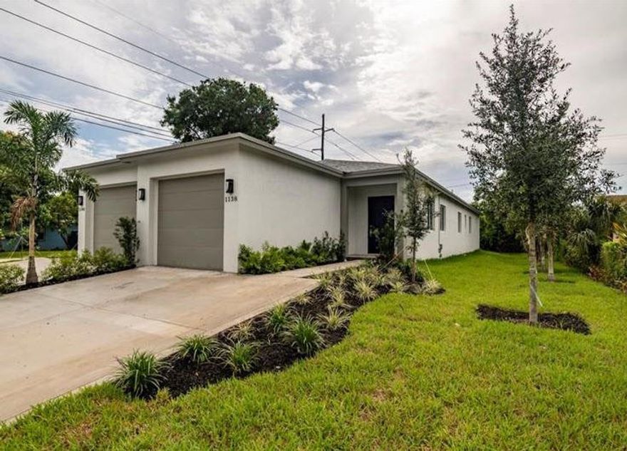 Energy Efficient townhome in an amazing location within Progresso Village. This 3 bed, 2 bath, 1 car garage, 2020 construction townhome is also located 2 minutes from Downtown and 5 minutes from the beach and i95. Beautifully manicured yard, stunning tile flooring throughout, all wood kitchen with modern granite counter tops, tank-less water heater, all stainless steel Samsung matching appliances, hurricane impact doors and windows for amazing security and peace of mind and high efficiency AC that will keep cooling bills low. Plenty of Parking.