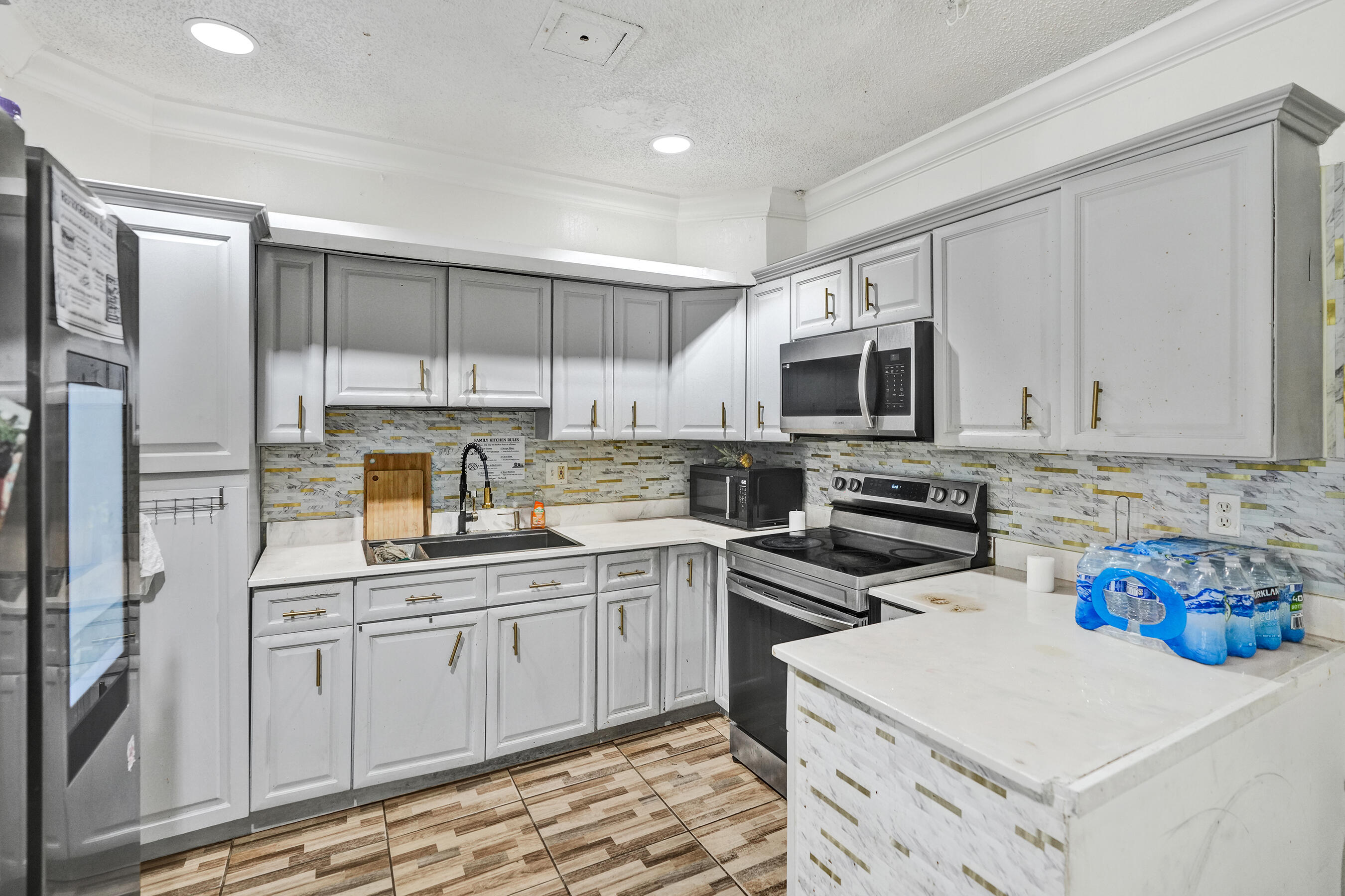 PLEASANT VILLAGE - Residential