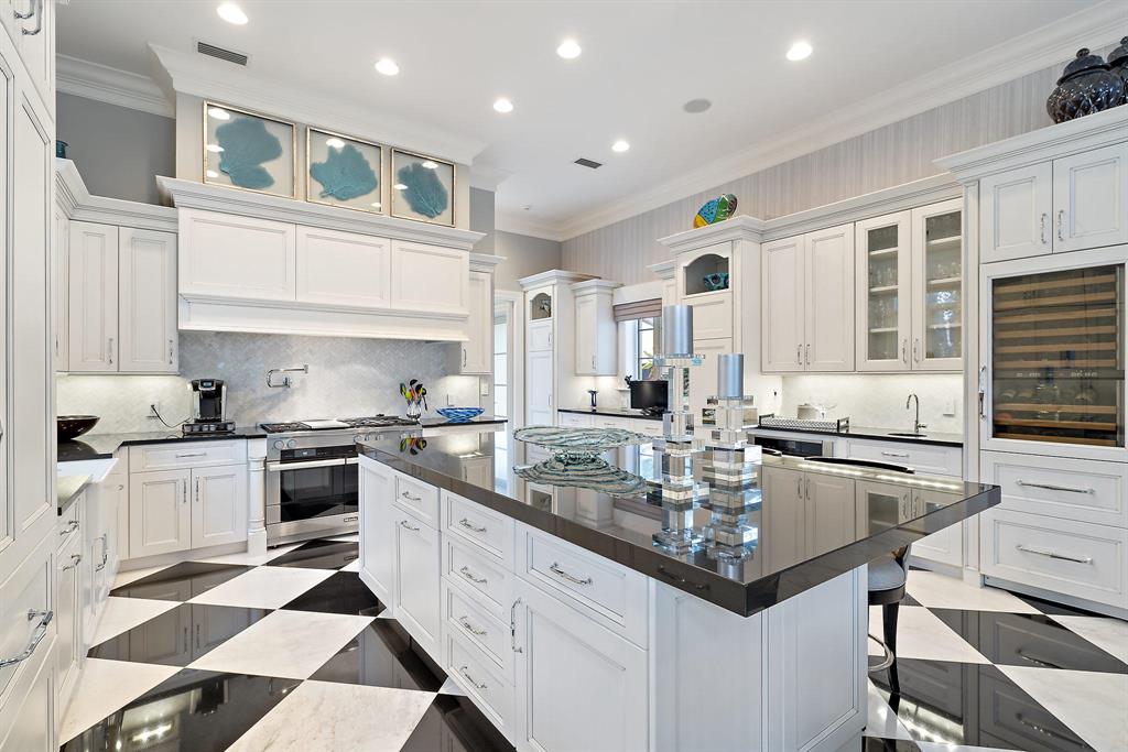 EAGLE TREE AT TRUMP NATIO - Residential