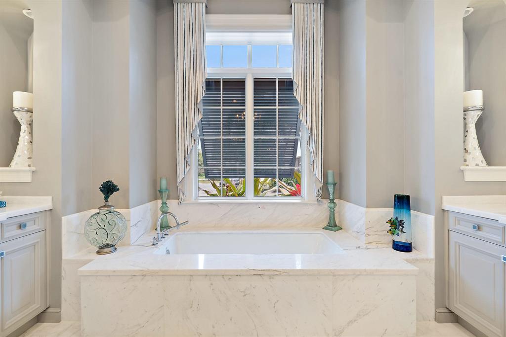 EAGLE TREE AT TRUMP NATIO - Residential