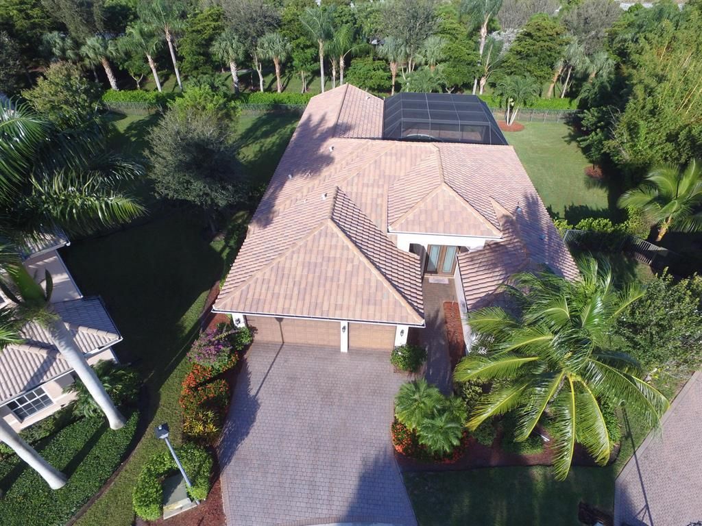 Photo of 11904 Foxbriar Lake Trail, Boynton Beach, FL 33473 (MLS # R10749615)