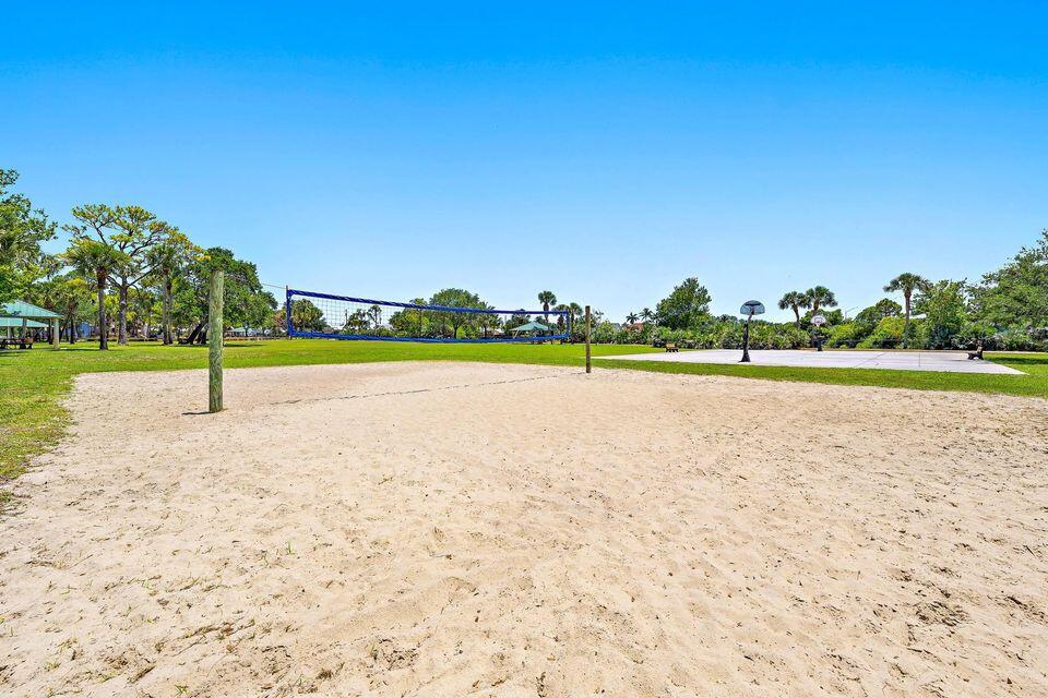 NORTH PALM BEACH HEIGHTS SEC 2B - Residential