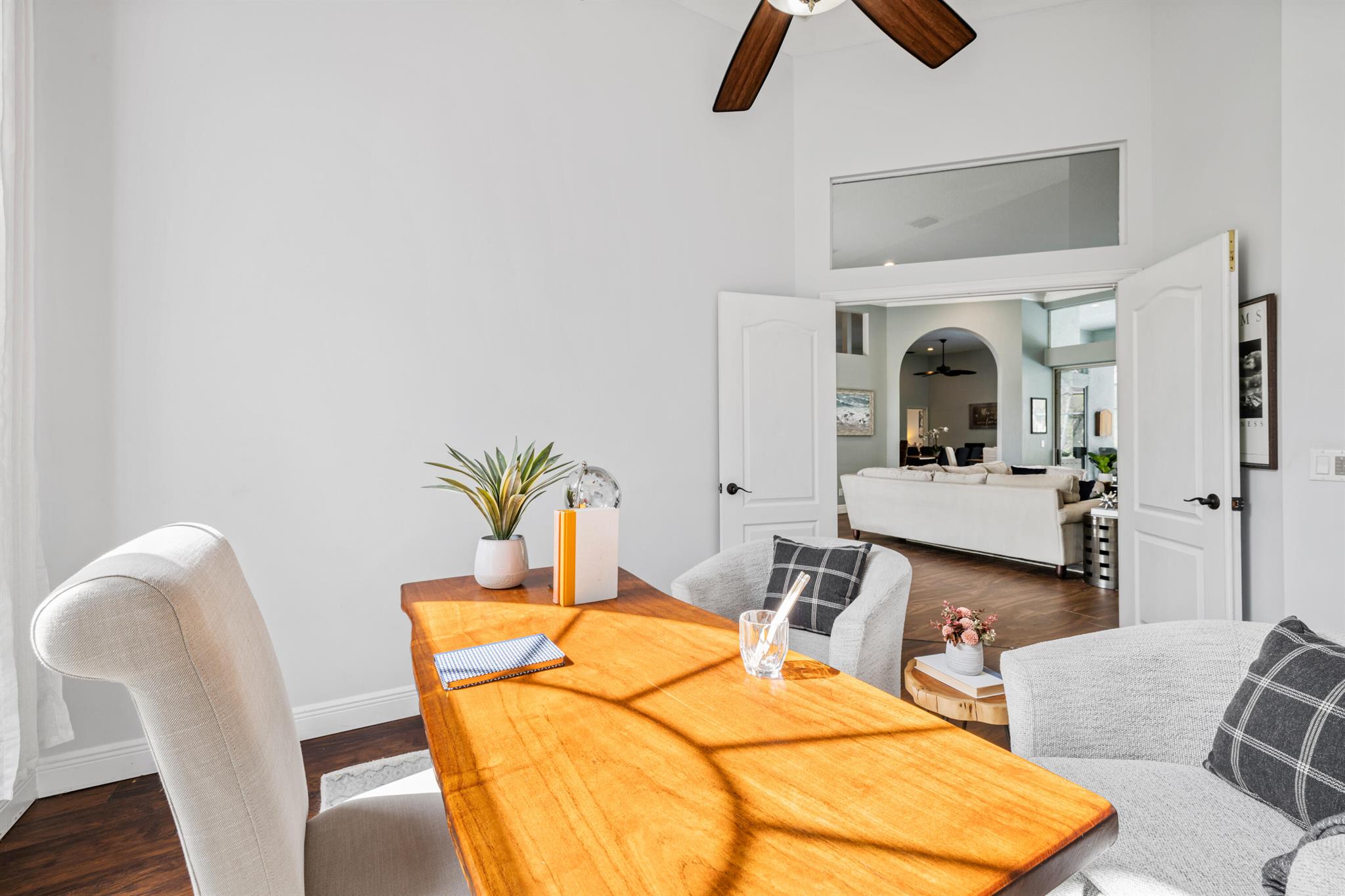 LOST LAKE - Residential