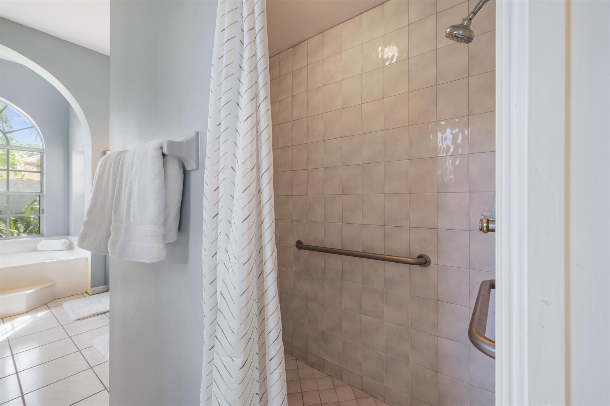 LOST LAKE - Residential