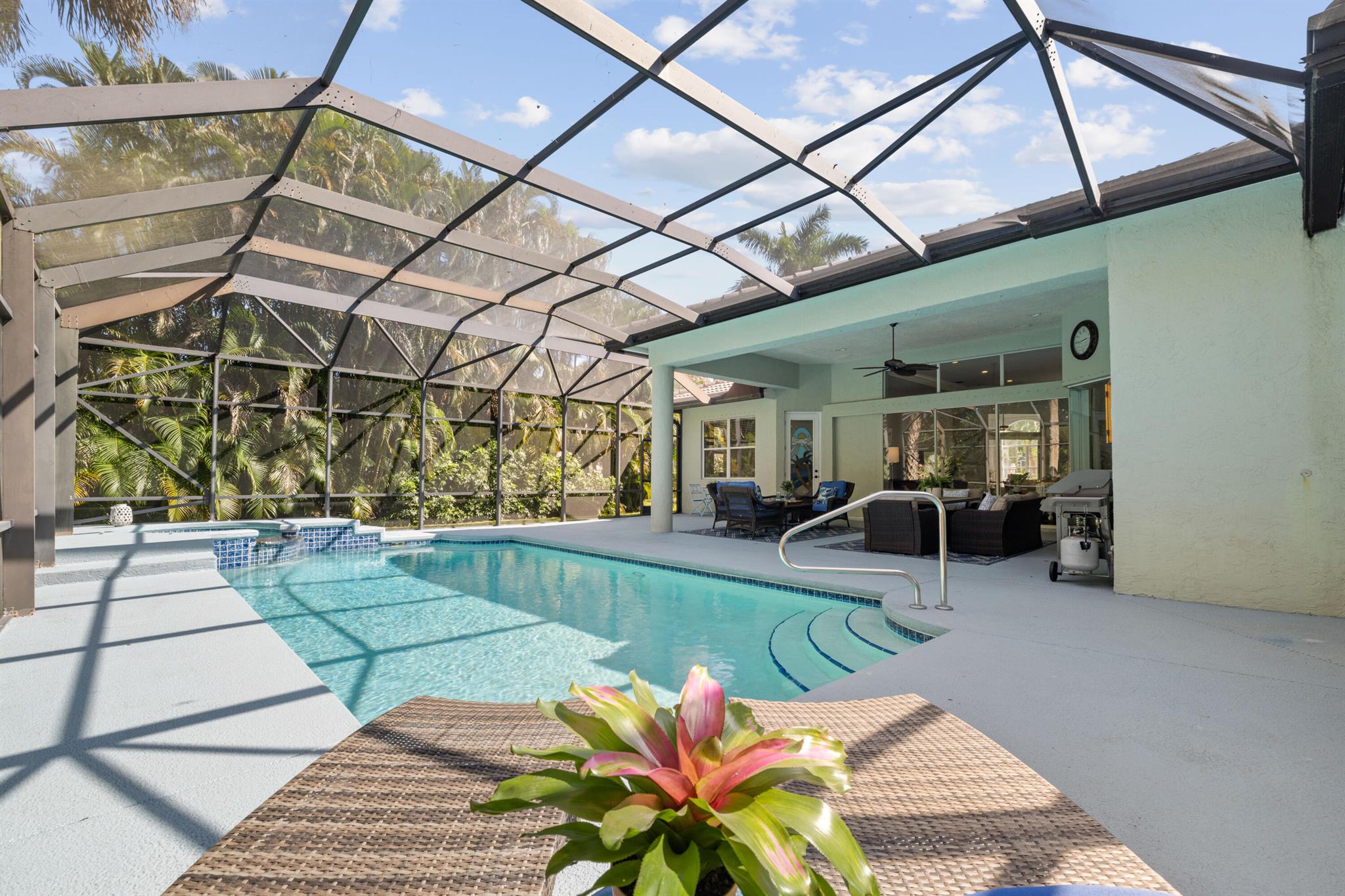 LOST LAKE - Residential