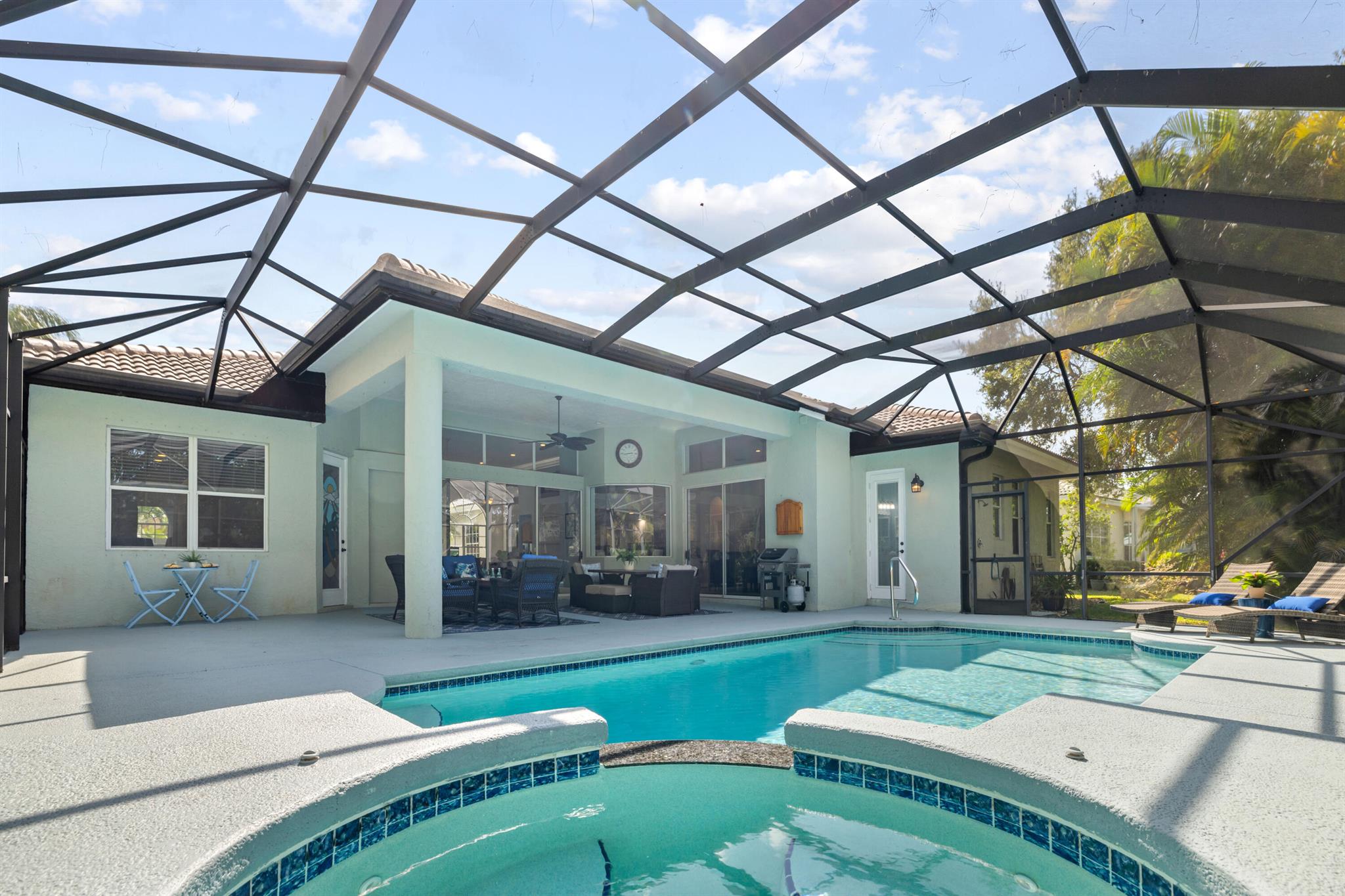 LOST LAKE - Residential