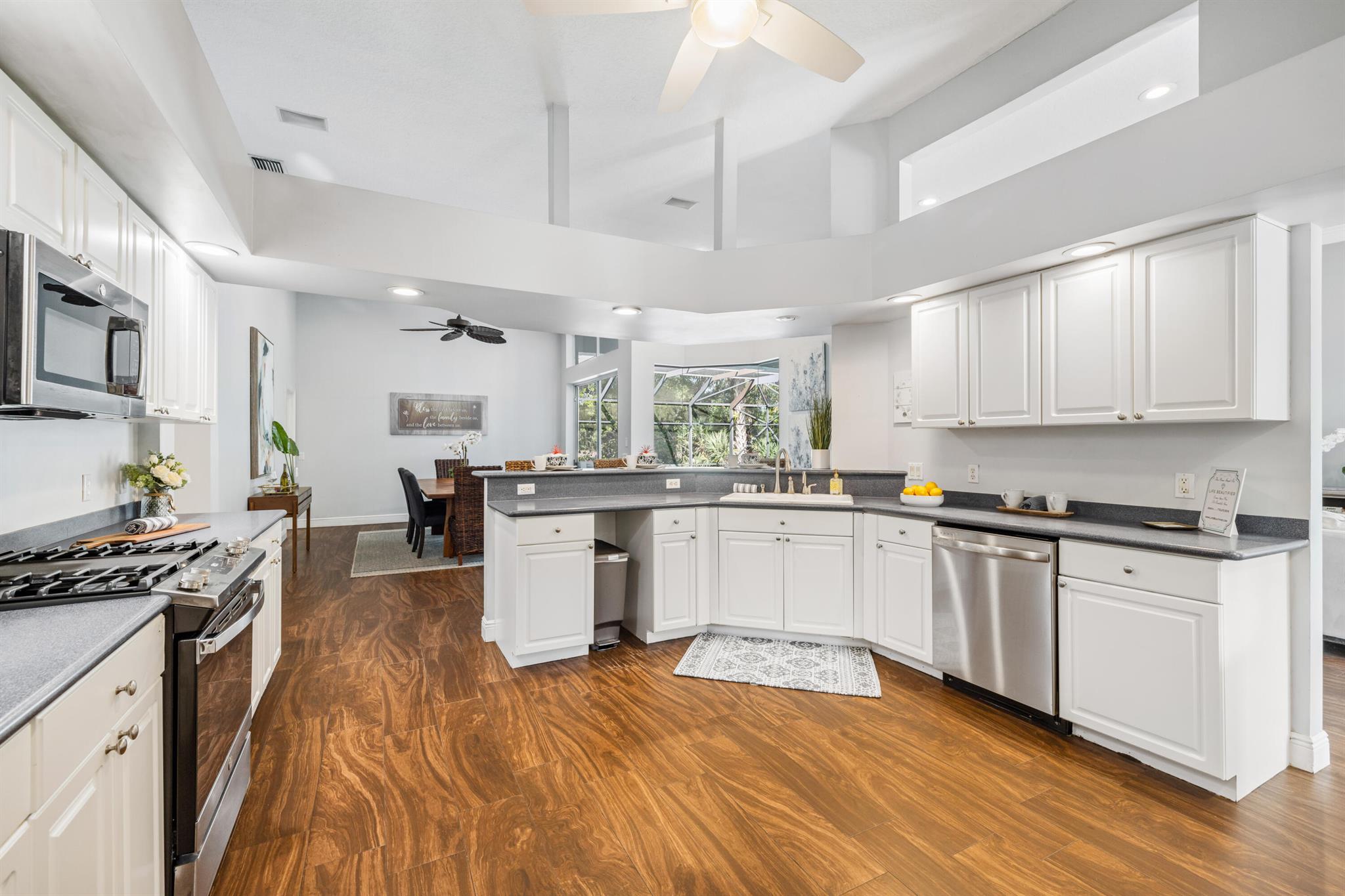 LOST LAKE - Residential