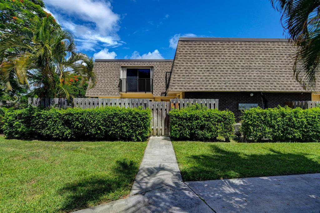 Photo of 2885 SW 22nd Circle Cir #50a, Delray Beach, FL 33445 (MLS # R10818263)