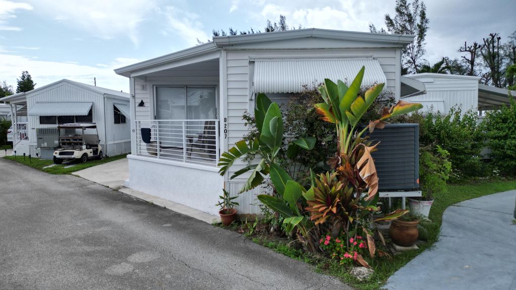 Photo of 207 Eagle Drive #D, Briny Breezes, FL 33435 (MLS # R11106470)