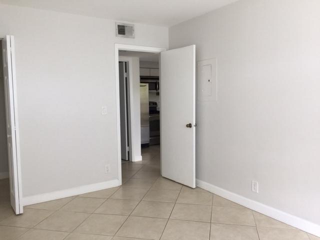 WINDWARD LAKES CONDO - Residential Lease