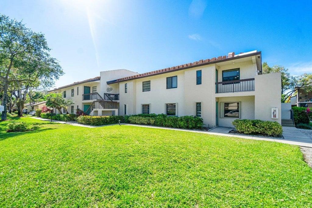Photo of 8436 Cypress Lane #7h, Boca Raton, FL 33433 (MLS # R11111243)