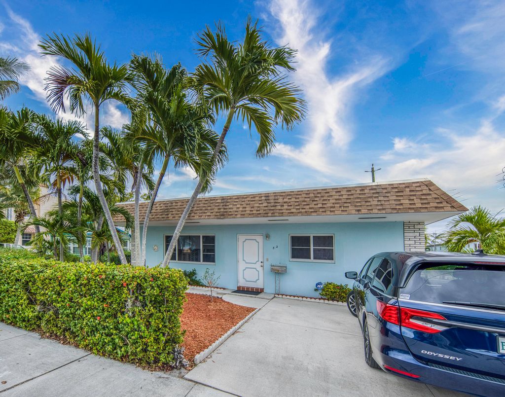 Photo of 32 Ocean Breeze, Lake Worth Beach, FL 33460 (MLS # R11159367)