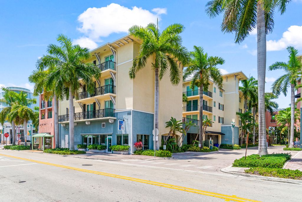 Photo of 225 NE 1st Street #207, Delray Beach, FL 33444 (MLS # B26041272)