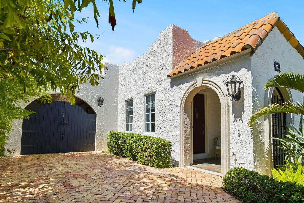 Photo of 235 Nottingham Boulevard, West Palm Beach, FL 33405 (MLS # B26040079)