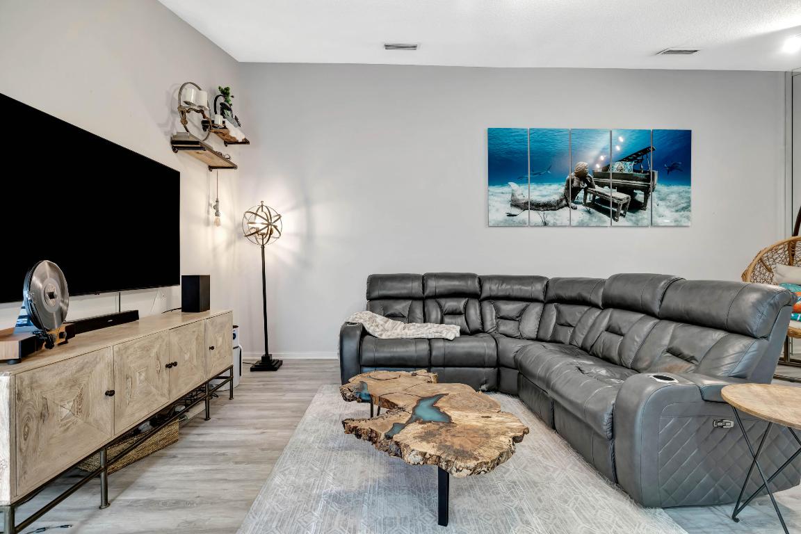 LAKE CATHERINE - Residential