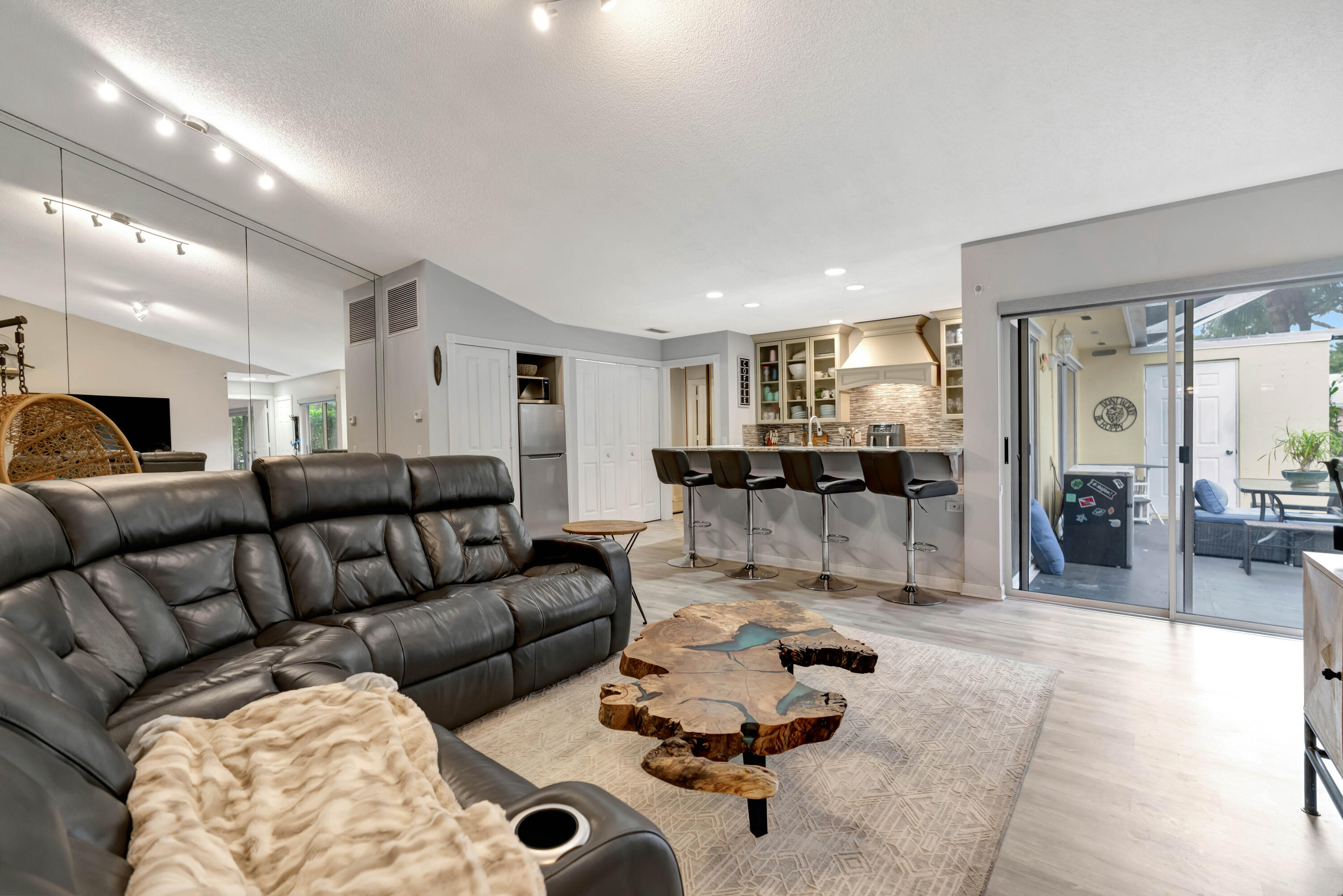 LAKE CATHERINE - Residential