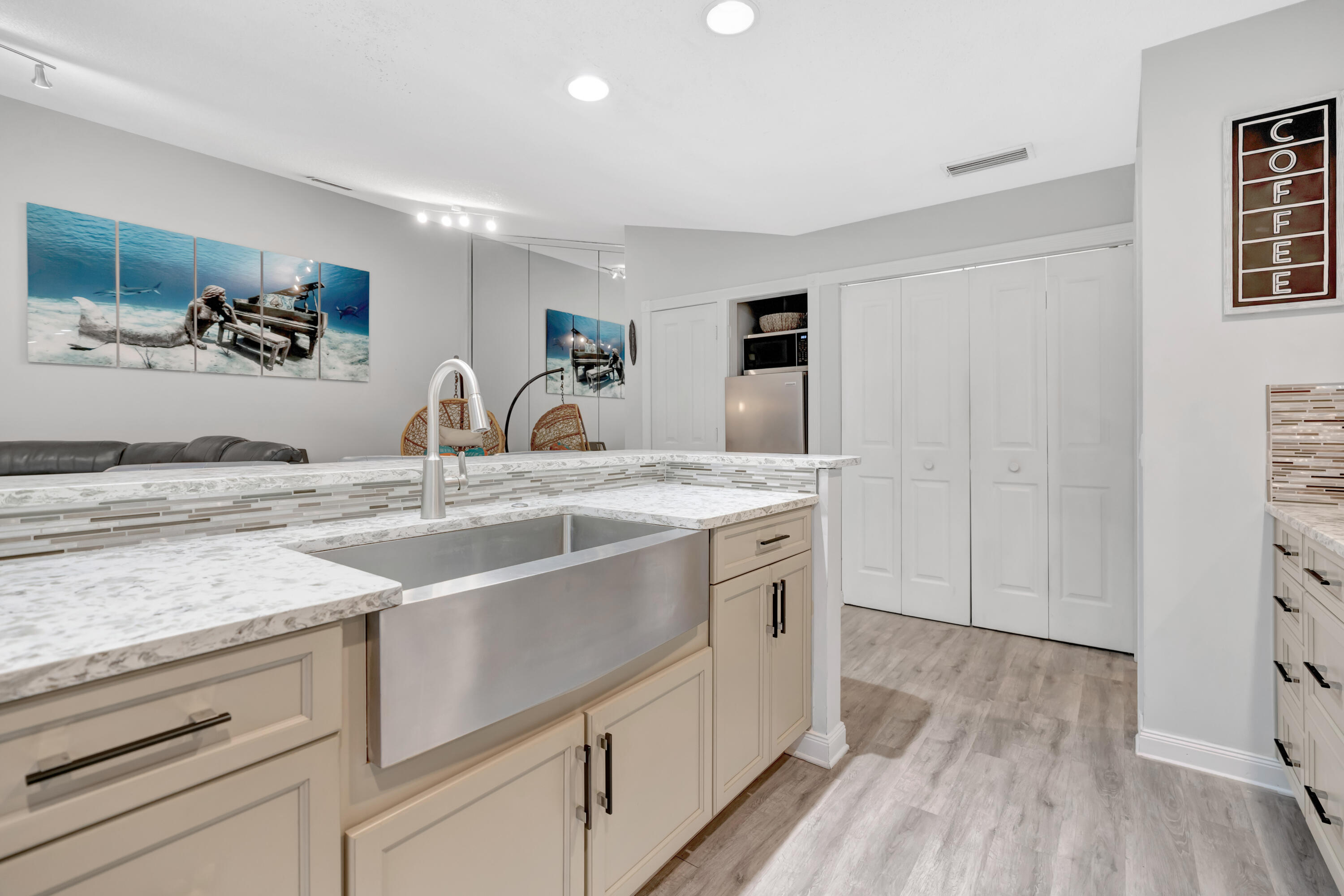 LAKE CATHERINE - Residential