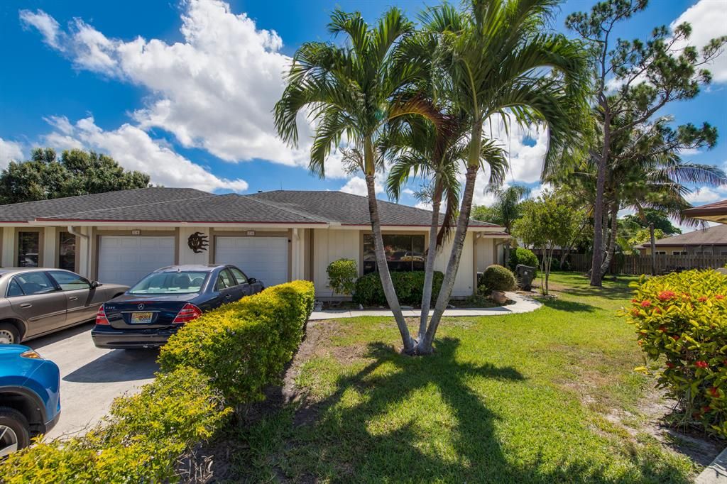Photo of 834 Peppertree Court Ct, Wellington, FL 33414 (MLS # R10720266)