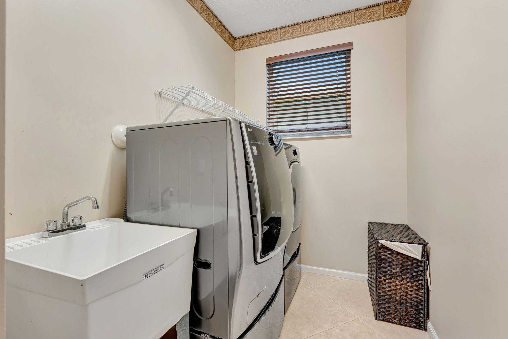 Heron Bay Four 160-1 B - Residential