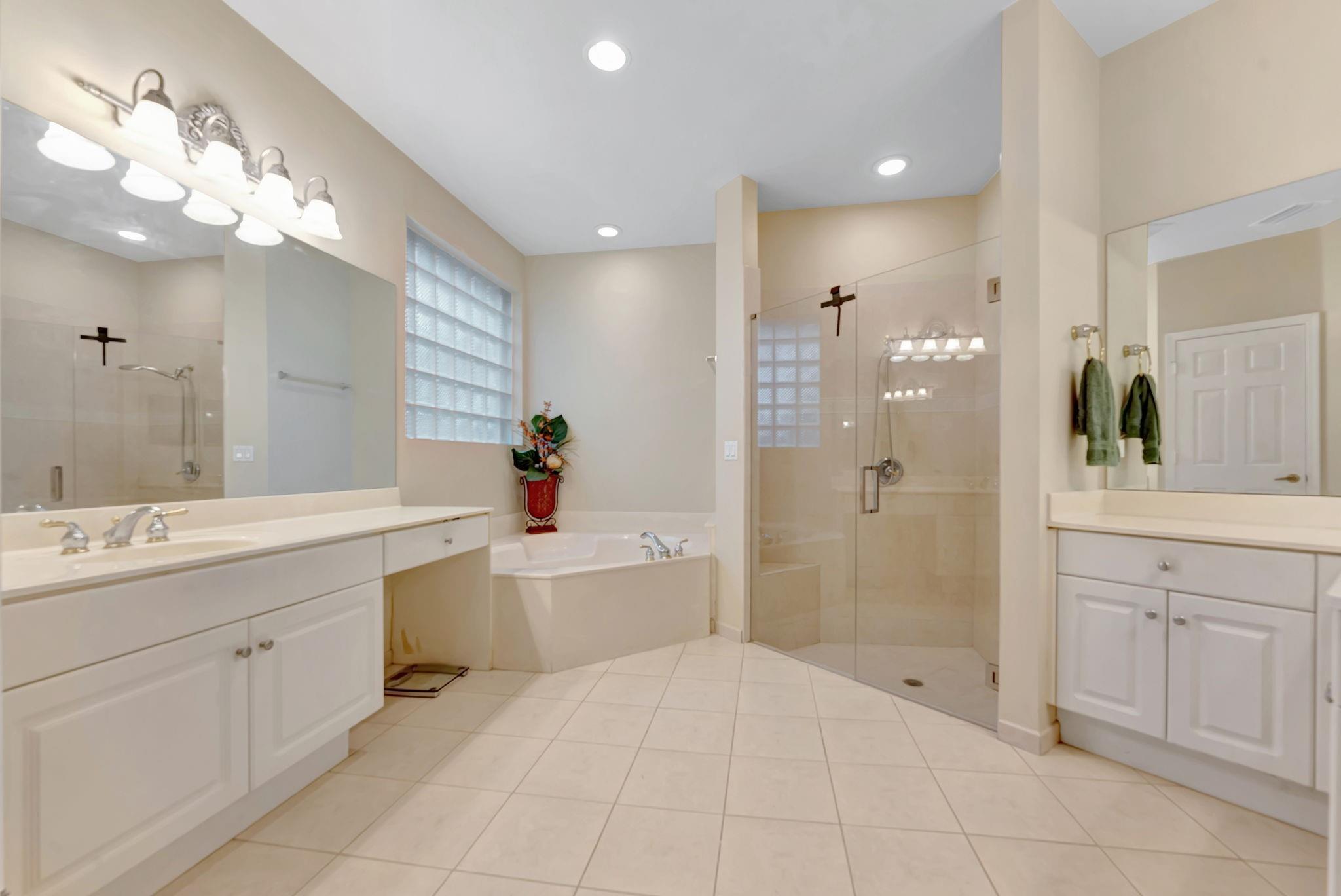 Heron Bay Four 160-1 B - Residential