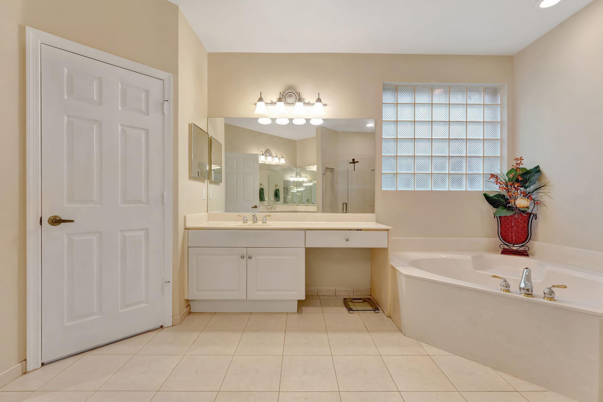 Heron Bay Four 160-1 B - Residential