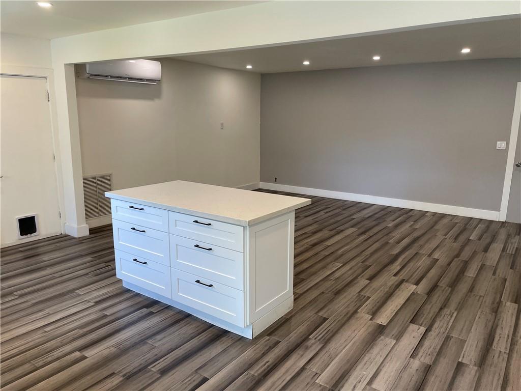 North Hollywood 4-1 B - Residential