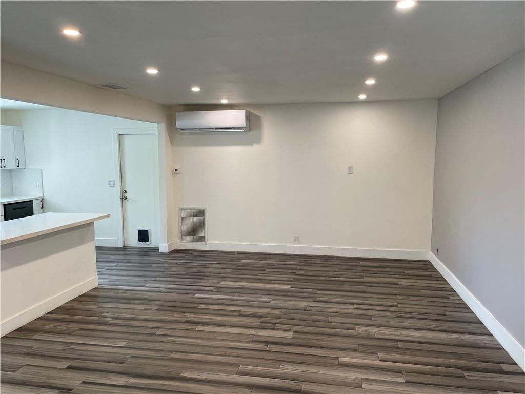 North Hollywood 4-1 B - Residential