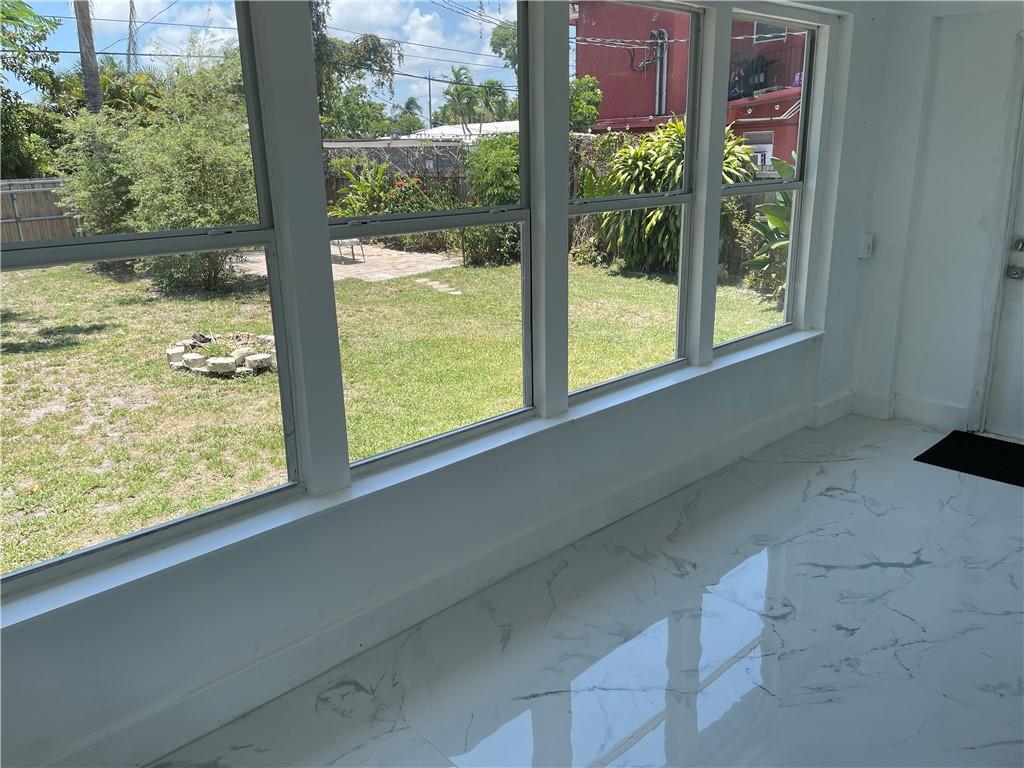 North Hollywood 4-1 B - Residential