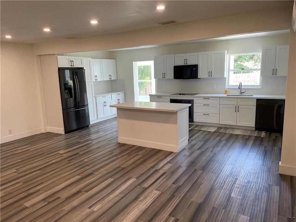 North Hollywood 4-1 B - Residential
