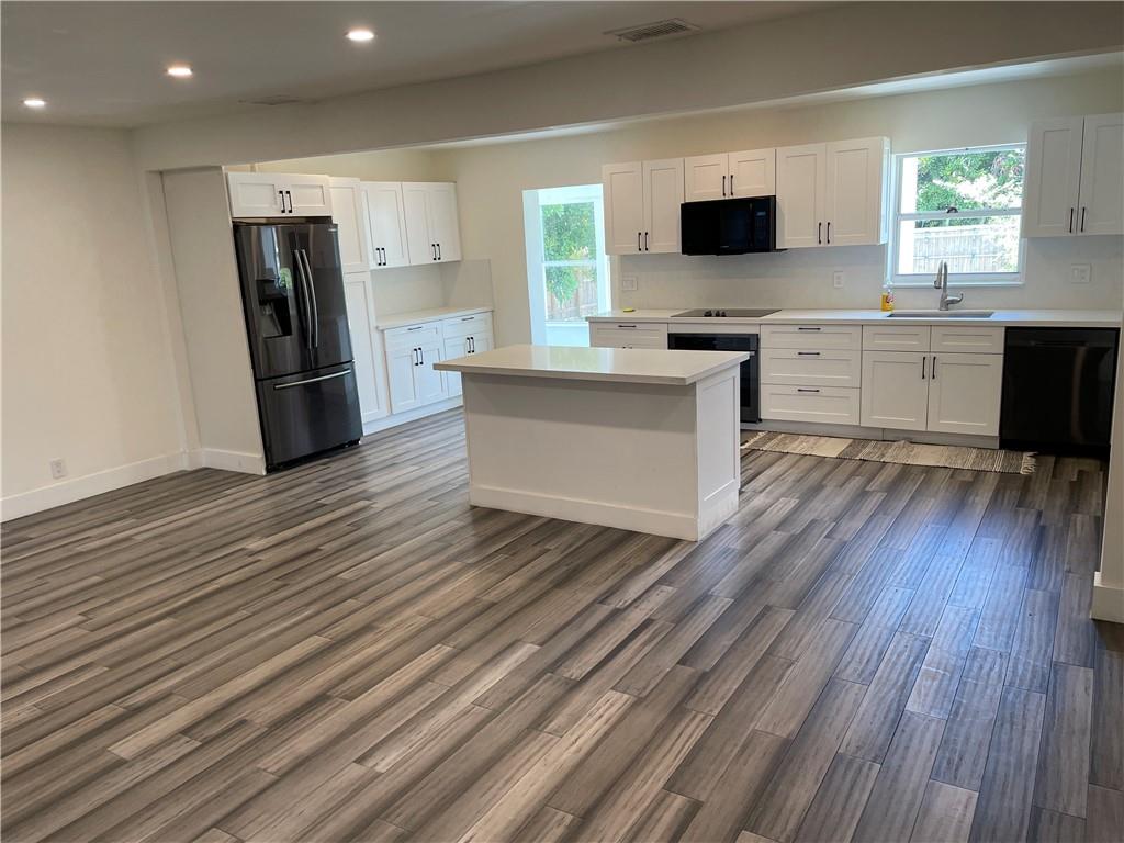 North Hollywood 4-1 B - Residential