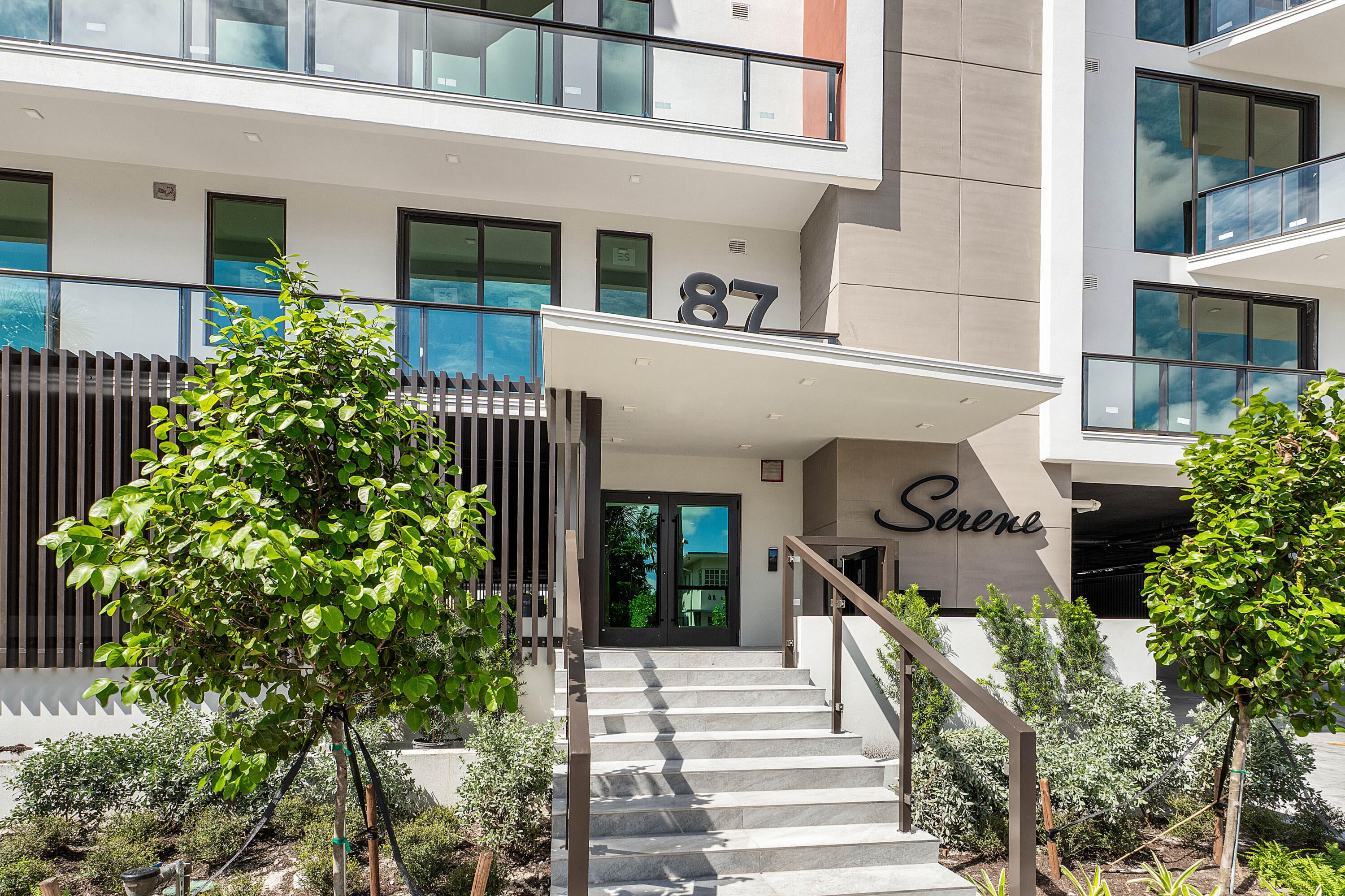 87 Isle Of Venice Drive Ph 501n